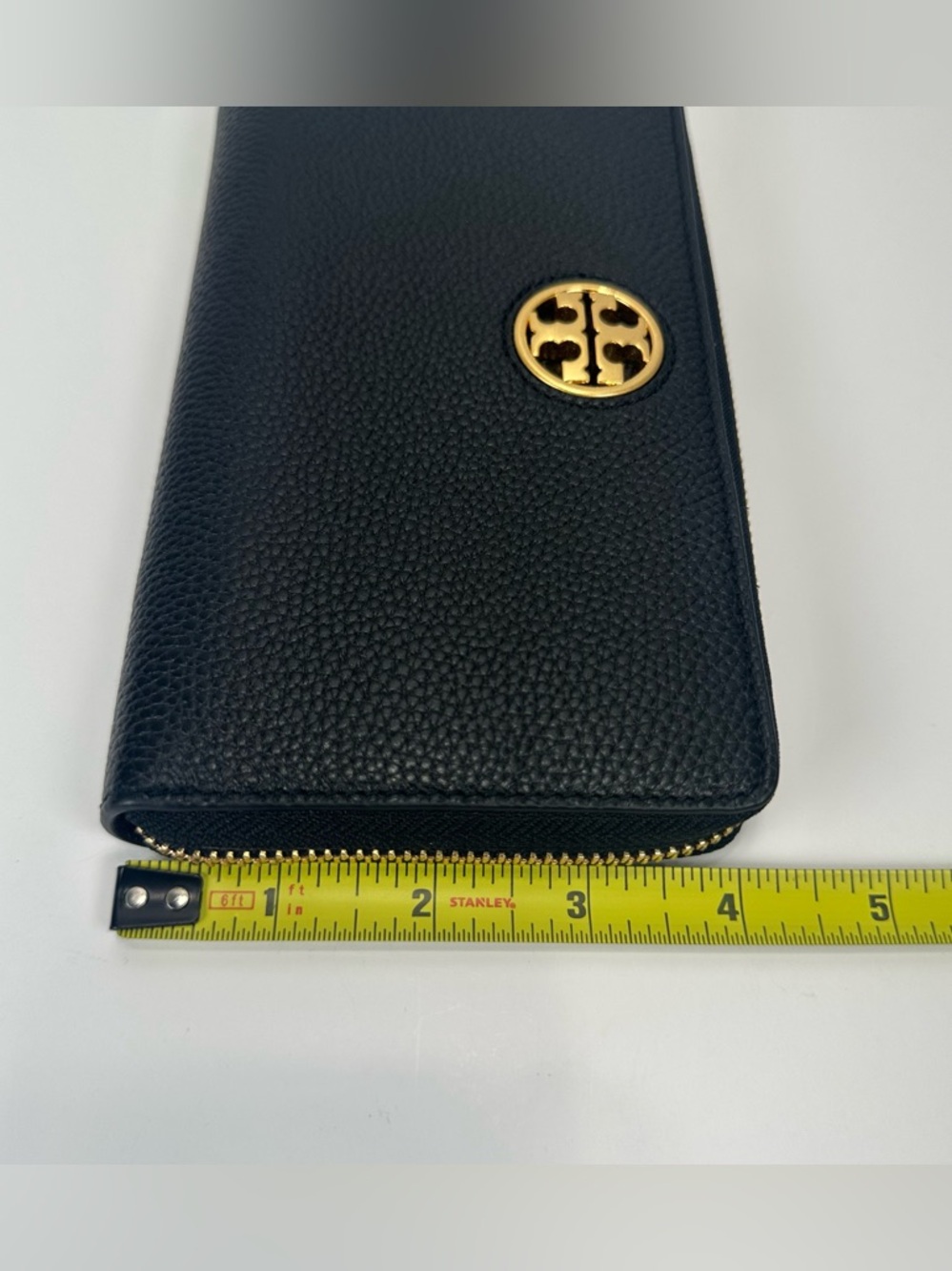 Tory Burch Black Pebbled Leather Zip Around Wallet Gold Logo Classic NWOT - Picture 14 of 15